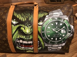 Hulk und Rolex auf Louis Vuitton Tasche Anja Frackmann Auftragsarbeit Auftragsmalerei Porträtmalerei Porträts Porträt 
